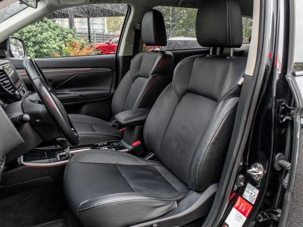 Mitsubishi Outlander III Рестайлинг 2 с пробегом 2018 года, цена 1 587 000 рублей, 100099 км, внедорожник, Автокод Объявления