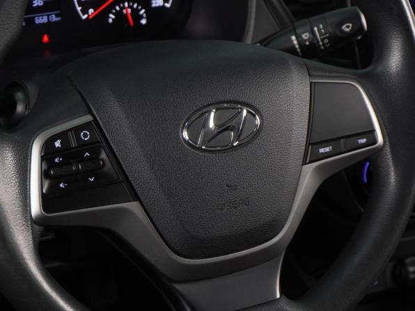 Hyundai Solaris II с пробегом 2017 года, цена 1 199 000 рублей, 66813 км, седан, Автокод Объявления