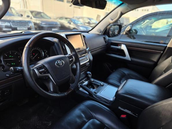 Toyota Land Cruiser 200 Series Рестайлинг 2 с пробегом 2018 года, цена 4 749 000 рублей, 360000 км, внедорожник, Автокод Объявления