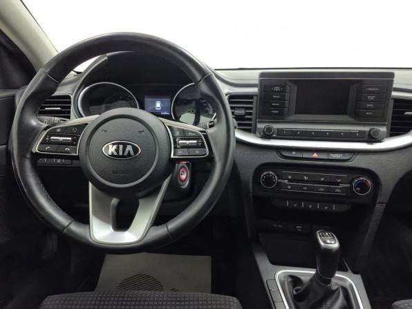Kia Ceed III с пробегом 2021 года, цена 1 730 000 рублей, 61049 км, универсал, Автокод Объявления
