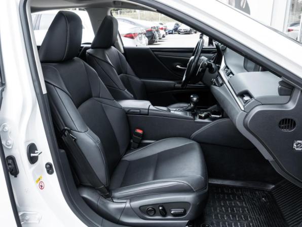 Lexus ES VII с пробегом 2018 года, цена 4 070 000 рублей, 85546 км, седан, Автокод Объявления