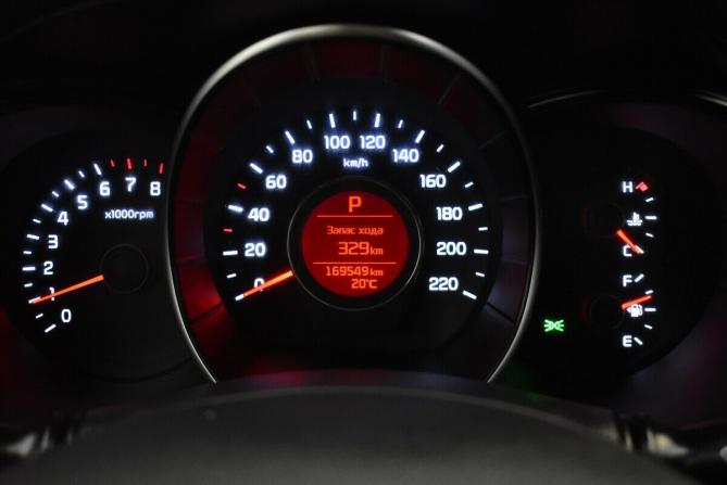 Kia Rio III Рестайлинг с пробегом 2017 года, цена 1 020 000 рублей, 169549 км, хэтчбек, Автокод Объявления
