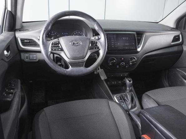 Hyundai Solaris II с пробегом 2017 года, цена 1 470 000 рублей, 114588 км, седан, Автокод Объявления
