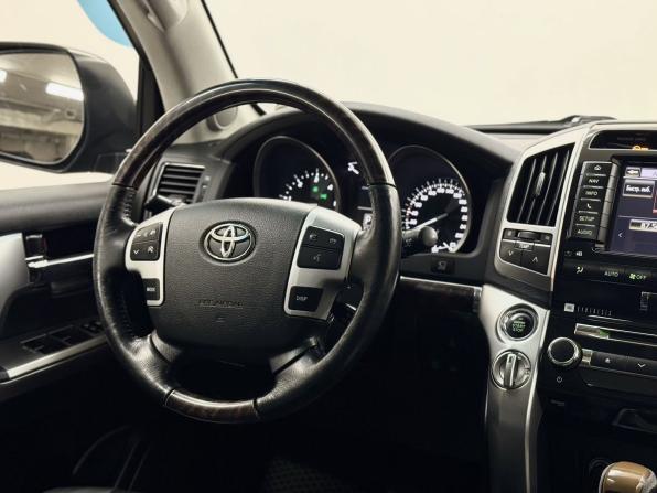 Toyota Land Cruiser 200 Series Рестайлинг 1 с пробегом 2013 года, цена 3 749 000 рублей, 234953 км, внедорожник, Автокод Объявления
