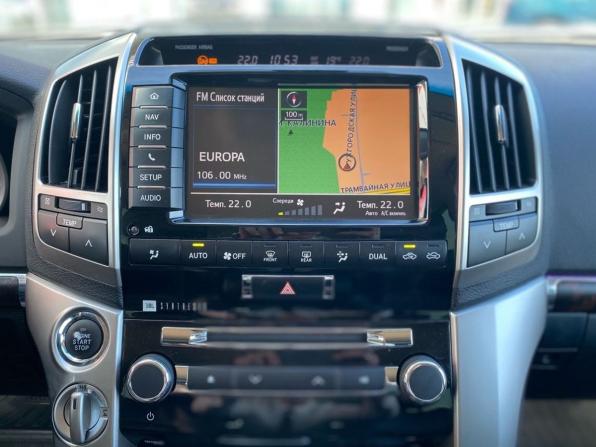 Toyota Land Cruiser 200 Series Рестайлинг 1 с пробегом 2014 года, цена 4 290 000 рублей, 237122 км, внедорожник, Автокод Объявления