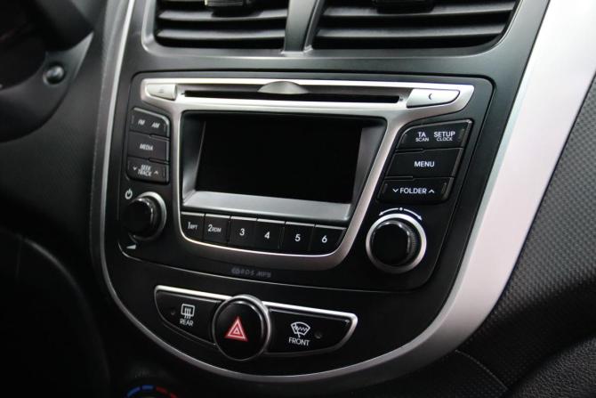 Hyundai Solaris I Рестайлинг с пробегом 2015 года, цена 1 025 250 рублей, 210699 км, седан, Автокод Объявления