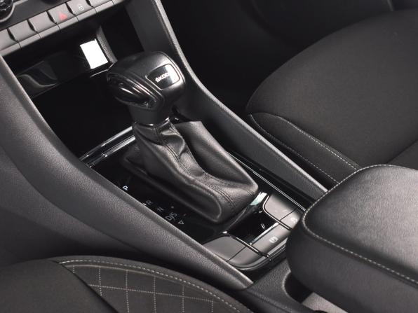 Skoda Karoq I с пробегом 2022 года, цена 2 475 995 рублей, 59586 км, внедорожник, Автокод Объявления