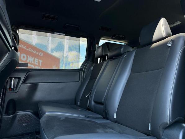 Toyota Noah III (R80) Рестайлинг с пробегом 2019 года, цена 2 999 000 рублей, 94163 км, минивэн, Автокод Объявления