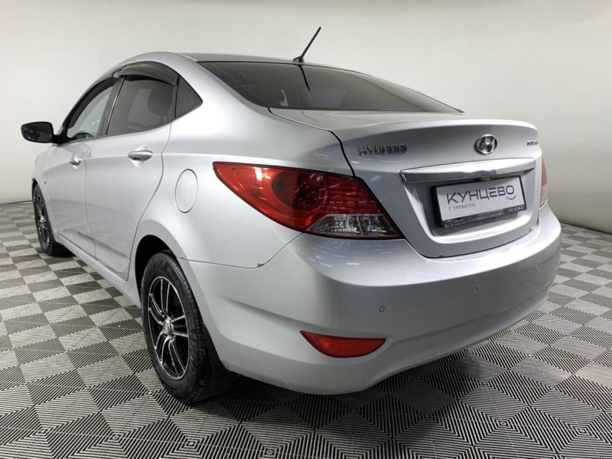Hyundai Solaris I Москва  - изображение 7