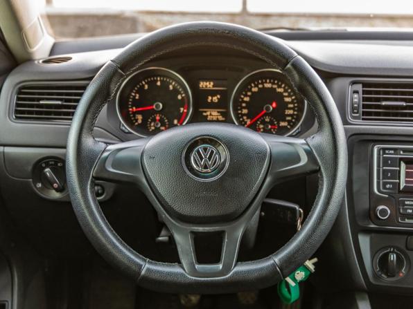 Volkswagen Jetta VI Рестайлинг с пробегом 2015 года, цена 1 048 000 рублей, 223196 км, седан, Автокод Объявления