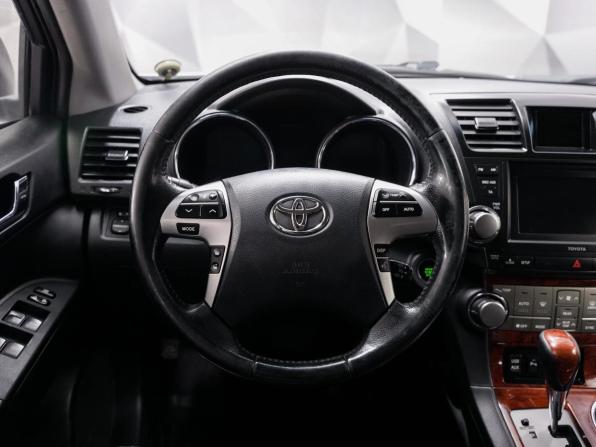 Toyota Highlander II (XU40) Рестайлинг с пробегом 2013 года, цена 1 844 000 рублей, 238000 км, внедорожник, Автокод Объявления