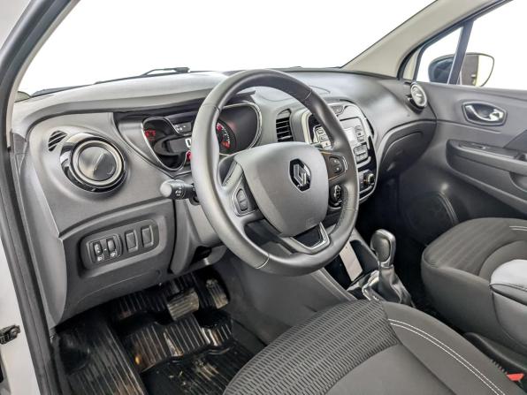 Renault Kaptur I с пробегом 2017 года, цена 1 315 000 рублей, 75207 км, внедорожник, Автокод Объявления