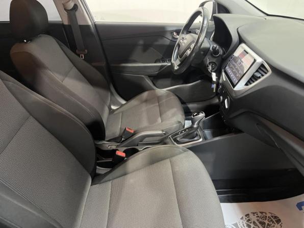 Hyundai Solaris II с пробегом 2017 года, цена 1 327 000 рублей, 73993 км, седан, Автокод Объявления