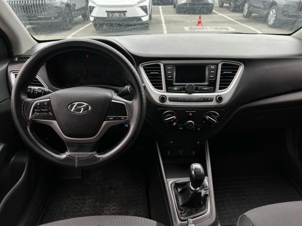 Hyundai Solaris II с пробегом 2019 года, цена 960 000 рублей, 186111 км, седан, Автокод Объявления