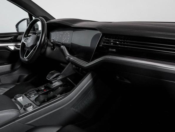 Volkswagen Touareg III с пробегом 2022 года, цена 6 690 000 рублей, 46477 км, внедорожник, Автокод Объявления