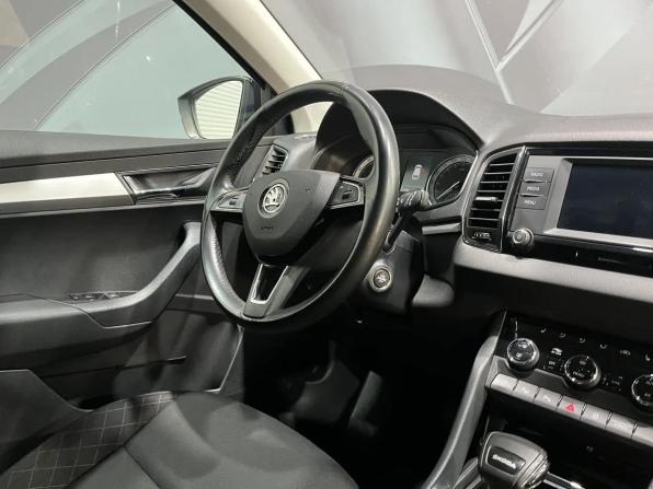 Skoda Karoq I с пробегом 2020 года, цена 1 990 000 рублей, 137000 км, внедорожник, Автокод Объявления