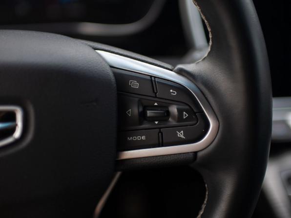 Geely Atlas Pro с пробегом 2022 года, цена 2 000 000 рублей, 50527 км, внедорожник, Автокод Объявления