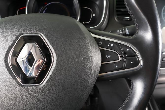 Renault Scenic IV с пробегом 2018 года, цена 1 799 000 рублей, 180111 км, компактвэн, Автокод Объявления
