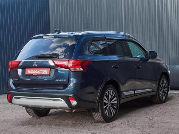 Mitsubishi Outlander III Рестайлинг 3 с пробегом 2019 года, цена 2 165 000 рублей, 77023 км, внедорожник, Автокод Объявления