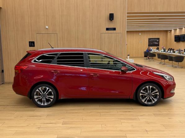 Kia Ceed II с пробегом 2013 года, цена 949 000 рублей, 255000 км, универсал, Автокод Объявления