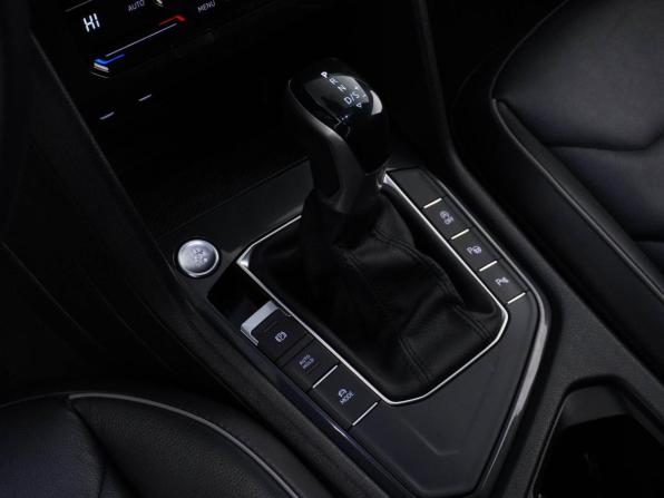 Volkswagen Tiguan II Рестайлинг с пробегом 2021 года, цена 3 299 077 рублей, 52996 км, внедорожник, Автокод Объявления