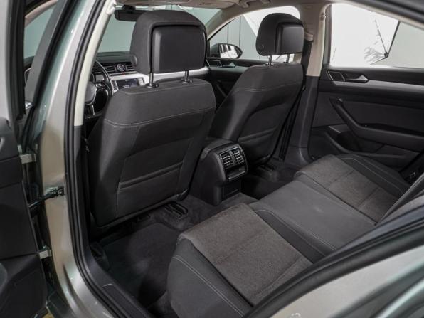Volkswagen Passat B8 с пробегом 2017 года, цена 1 909 000 рублей, 171988 км, седан, Автокод Объявления