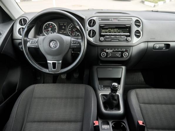 Volkswagen Tiguan I Рестайлинг с пробегом 2015 года, цена 1 205 800 рублей, 200804 км, внедорожник, Автокод Объявления