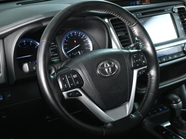 Toyota Highlander III (XU50) Рестайлинг с пробегом 2018 года, цена 3 299 000 рублей, 179681 км, внедорожник, Автокод Объявления