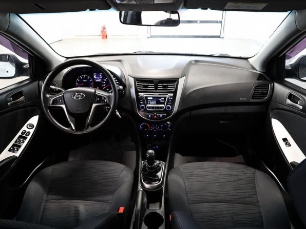 Hyundai Solaris I Рестайлинг с пробегом 2016 года, цена 765 000 рублей, 225493 км, хэтчбек, Автокод Объявления