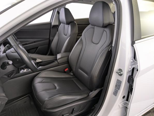 Hyundai Elantra VII (CN7) Рестайлинг с пробегом 2024 года, цена 2 200 000 рублей, 34821 км, седан, Автокод Объявления