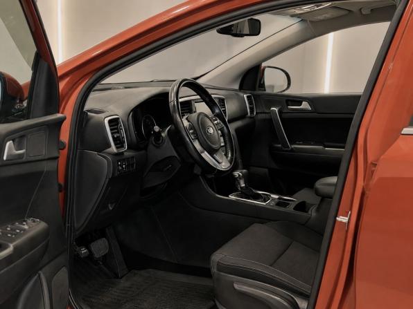 Kia Sportage IV Рестайлинг с пробегом 2019 года, цена 2 295 000 рублей, 114000 км, внедорожник, Автокод Объявления