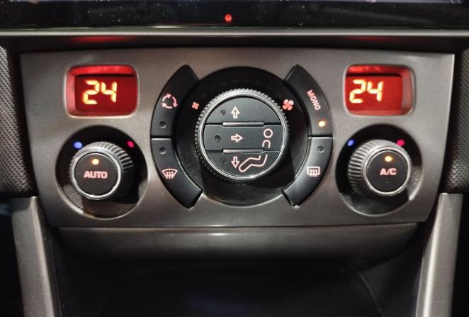 Peugeot 308 I Рестайлинг с пробегом 2012 года, цена 660 000 рублей, 141236 км, хэтчбек, Автокод Объявления