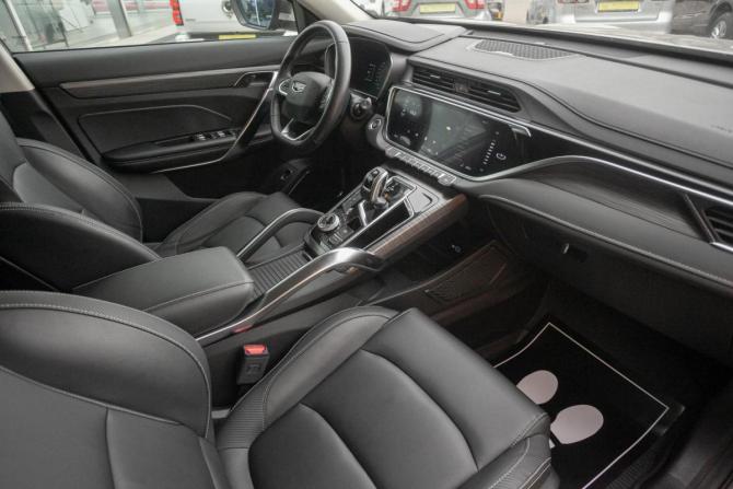 Geely Atlas Pro с пробегом 2023 года, цена 1 965 000 рублей, 72000 км, внедорожник, Автокод Объявления