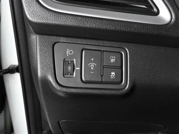 Hyundai Solaris II с пробегом 2017 года, цена 1 519 000 рублей, 122348 км, седан, Автокод Объявления