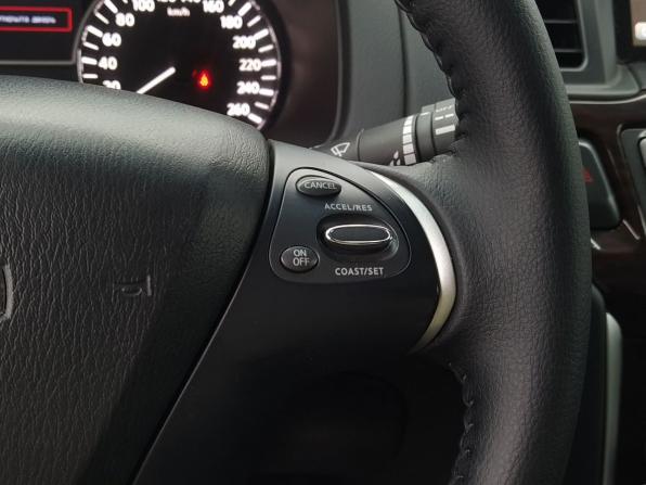Nissan Pathfinder IV с пробегом 2015 года, цена 1 819 000 рублей, 162371 км, внедорожник, Автокод Объявления