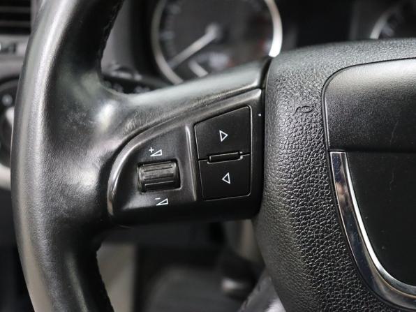 Skoda Octavia II (A5) Рестайлинг с пробегом 2012 года, цена 849 000 рублей, 270604 км, лифтбек, Автокод Объявления