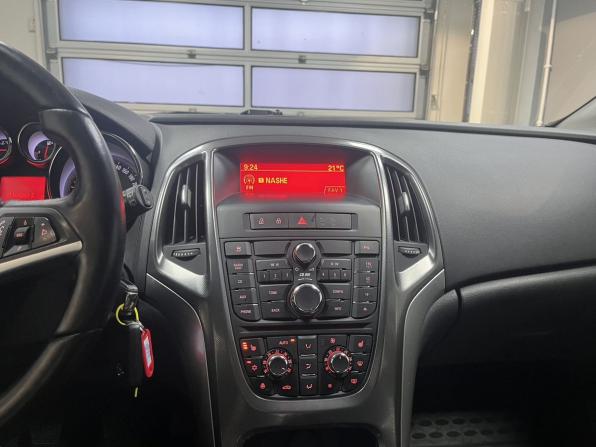 Opel Astra J с пробегом 2011 года, цена 725 000 рублей, 161150 км, хэтчбек, Автокод Объявления