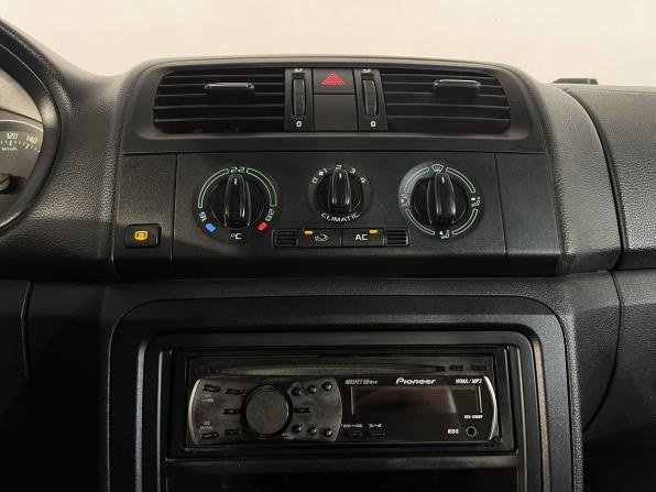 Skoda Fabia II с пробегом 2010 года, цена 320 000 рублей, 296884 км, хэтчбек, Автокод Объявления