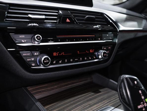 BMW 5 серии VII (G30/G31/G38) с пробегом 2018 года, цена 4 360 465 рублей, 114087 км, седан, Автокод Объявления
