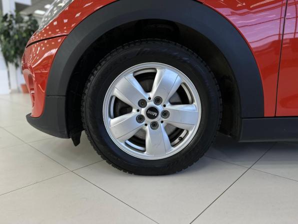 Mini Hatch III (F55/F56) Рестайлинг с пробегом 2018 года, цена 1 800 000 рублей, 80775 км, хэтчбек, Автокод Объявления