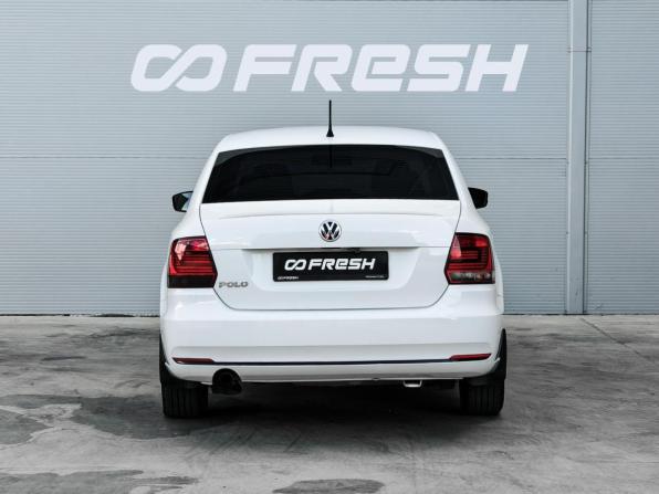 Volkswagen Polo V Рестайлинг с пробегом 2015 года, цена 1 090 000 рублей, 124448 км, седан, Автокод Объявления