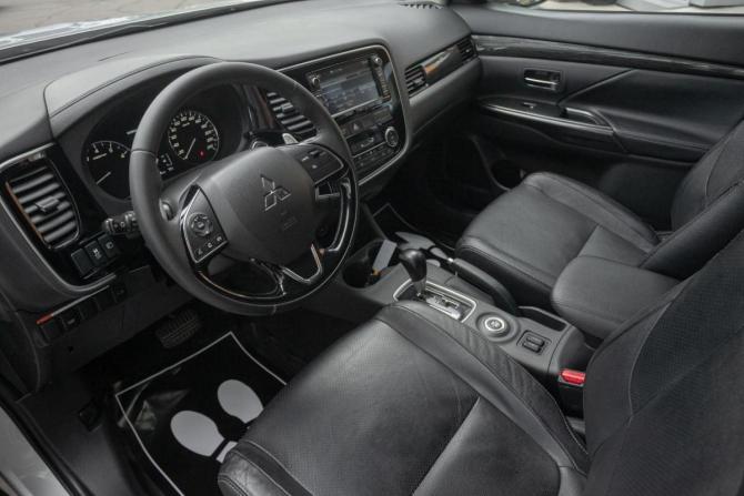 Mitsubishi Outlander III Рестайлинг с пробегом 2015 года, цена 2 335 000 рублей, 188500 км, внедорожник, Автокод Объявления