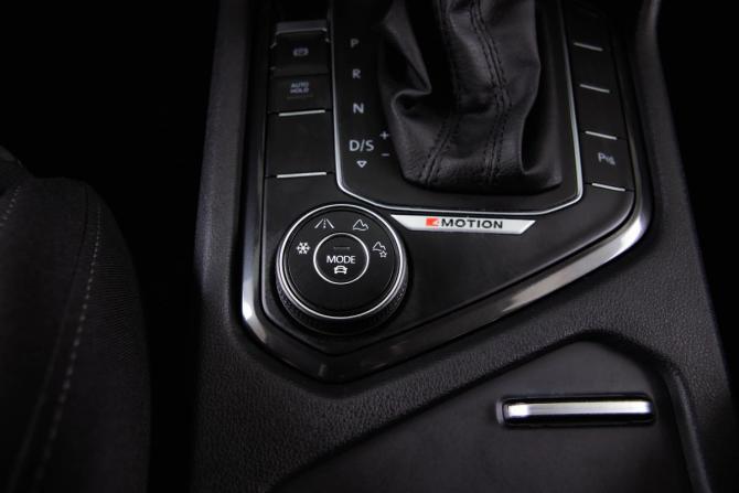 Volkswagen Tiguan II с пробегом 2018 года, цена 3 389 000 рублей, 92000 км, внедорожник, Автокод Объявления