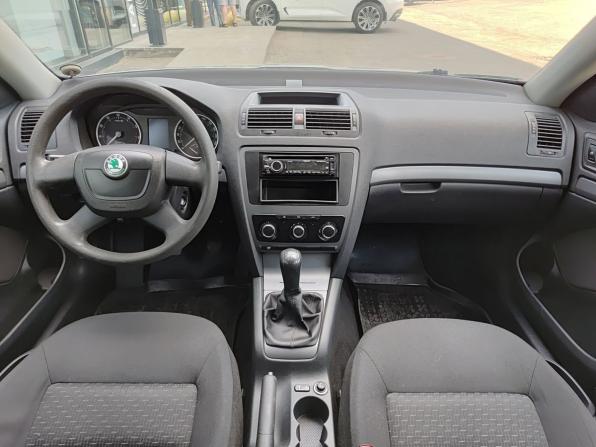 Skoda Octavia II (A5) Рестайлинг с пробегом 2011 года, цена 698 400 рублей, 183378 км, лифтбек, Автокод Объявления