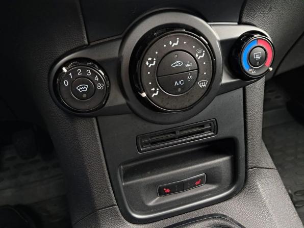 Ford Fiesta Mk6 Рестайлинг с пробегом 2016 года, цена 685 000 рублей, 150000 км, хэтчбек, Автокод Объявления