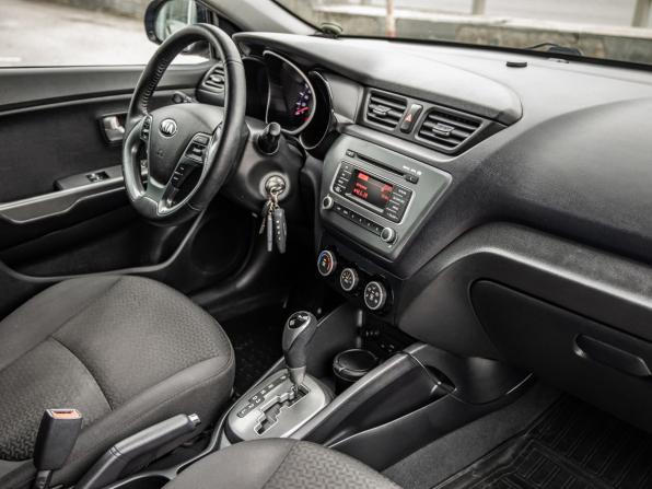 Kia Rio III Рестайлинг с пробегом 2017 года, цена 1 098 000 рублей, 128660 км, седан, Автокод Объявления