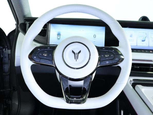 Voyah Free I Рестайлинг с пробегом 2025 года, цена 4 590 000 рублей, 26000 км, внедорожник, Автокод Объявления