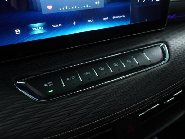 Haval Jolion I Рестайлинг с пробегом 2024 года, цена 2 050 000 рублей, 46211 км, внедорожник, Автокод Объявления
