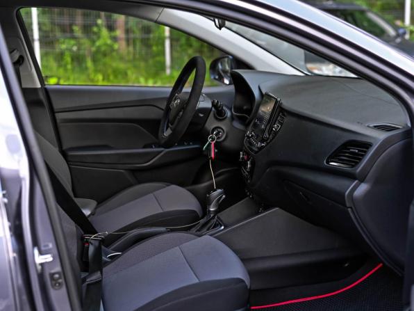 Hyundai Solaris II Рестайлинг с пробегом 2021 года, цена 1 310 000 рублей, 76294 км, седан, Автокод Объявления