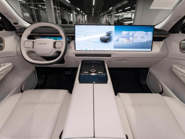 Lynk &amp; Co 900 с пробегом 2025 года, цена 7 750 000 рублей, 30 км, внедорожник, Автокод Объявления